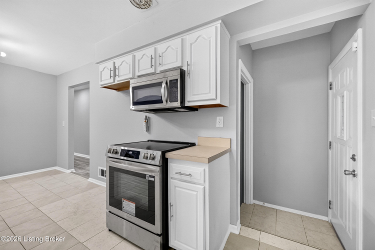 Listing Image 16