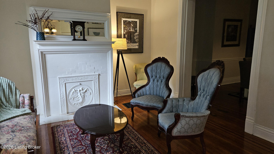 Listing Image 9