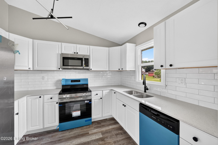 Listing Image 15