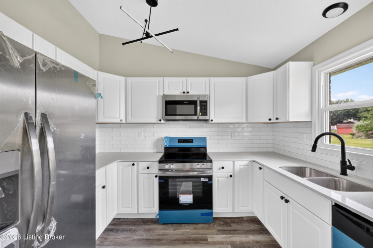 Listing Image 19