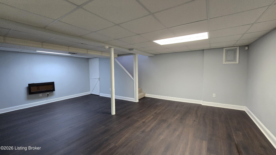 Listing Image 16