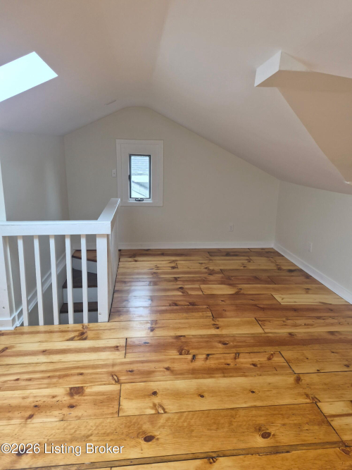 Listing Image 18