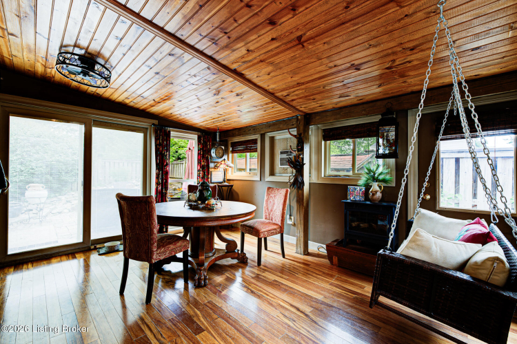 Listing Image 16