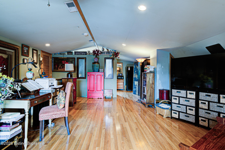 Listing Image 29