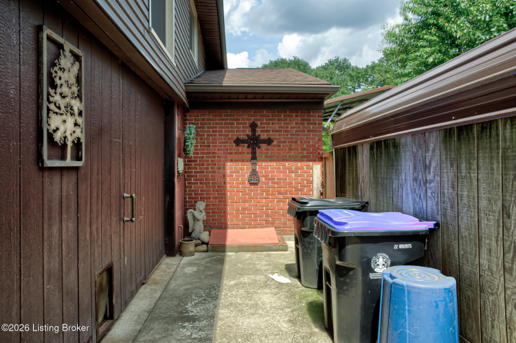 Listing Image 44