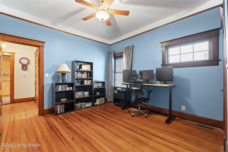 Listing Image 10