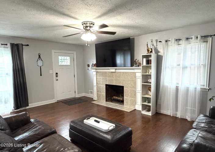Listing Image 14