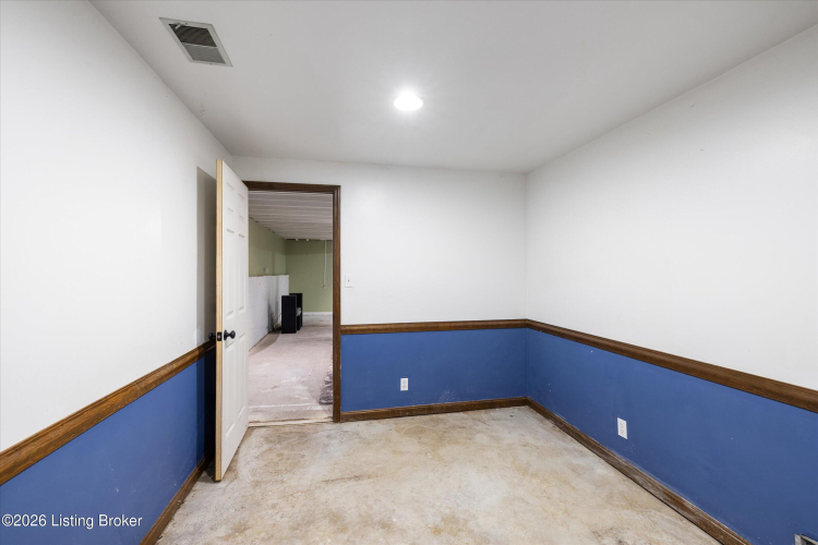 Listing Image 37