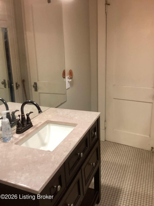Listing Image 59