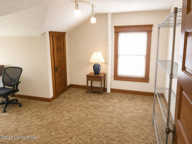 Listing Image 82