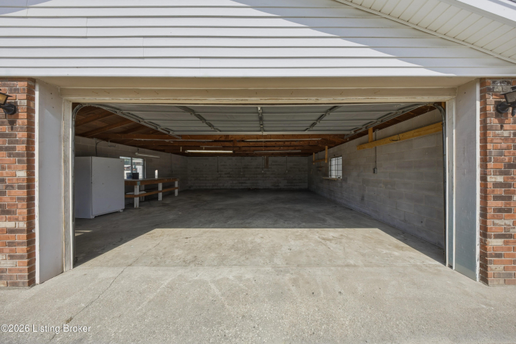 Listing Image 42