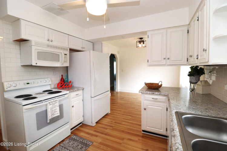 Listing Image 7