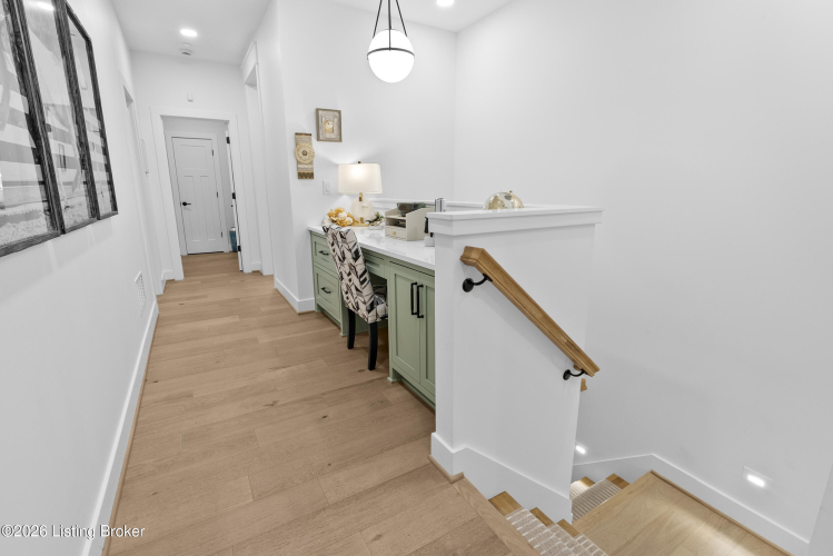 Listing Image 59