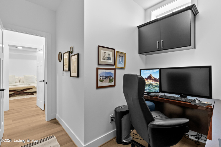Listing Image 80