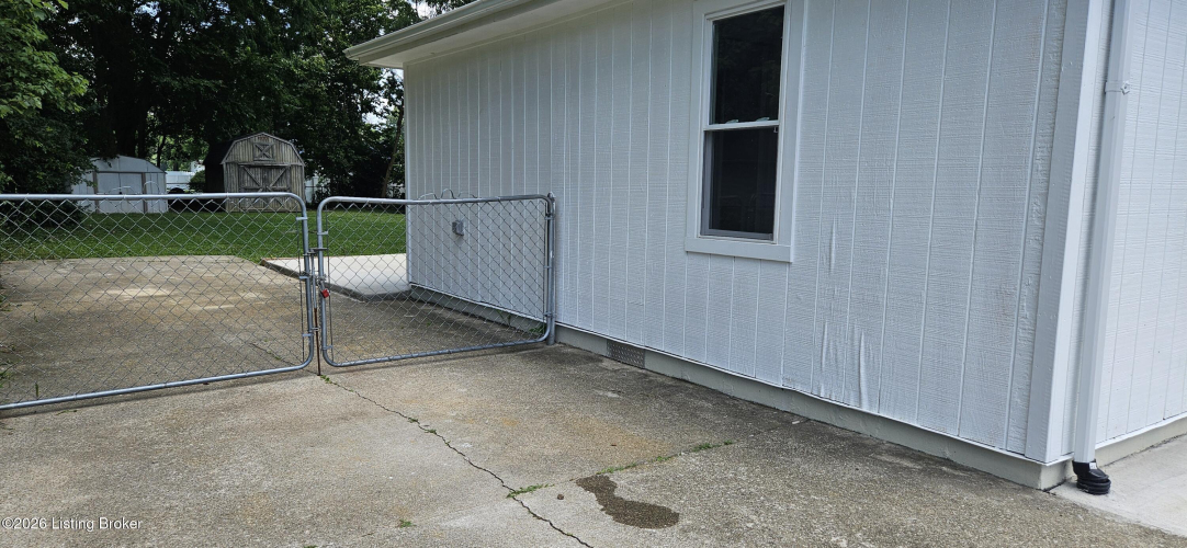 Listing Image 33