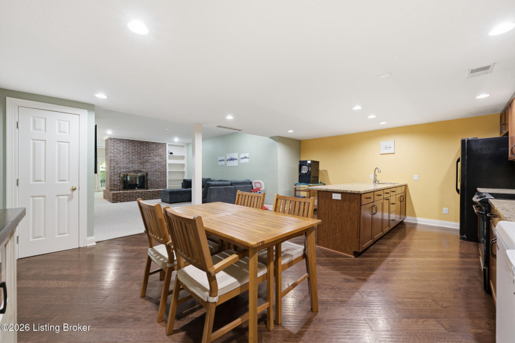 Listing Image 52