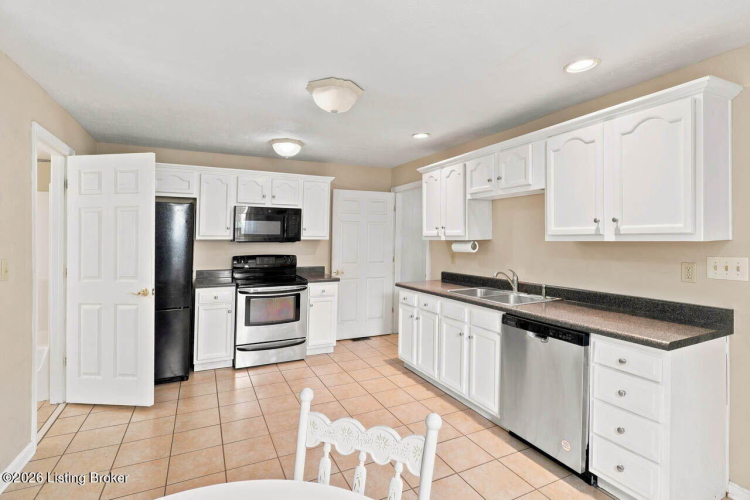 Listing Image 20