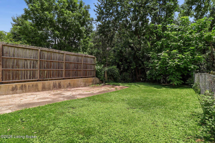 Listing Image 4