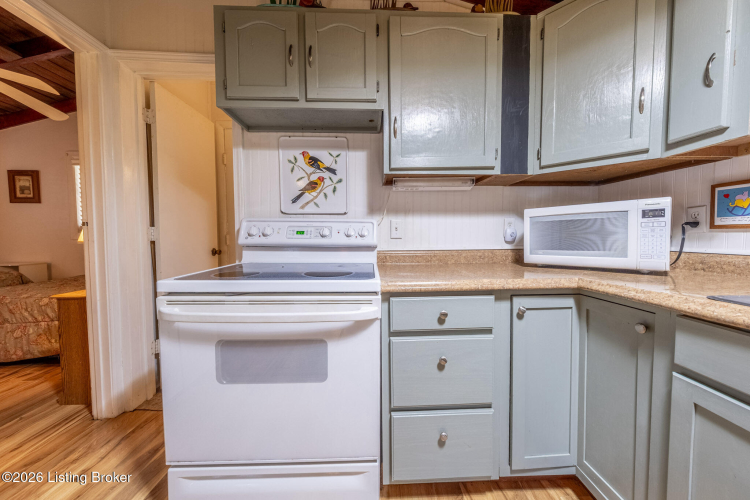 Listing Image 15