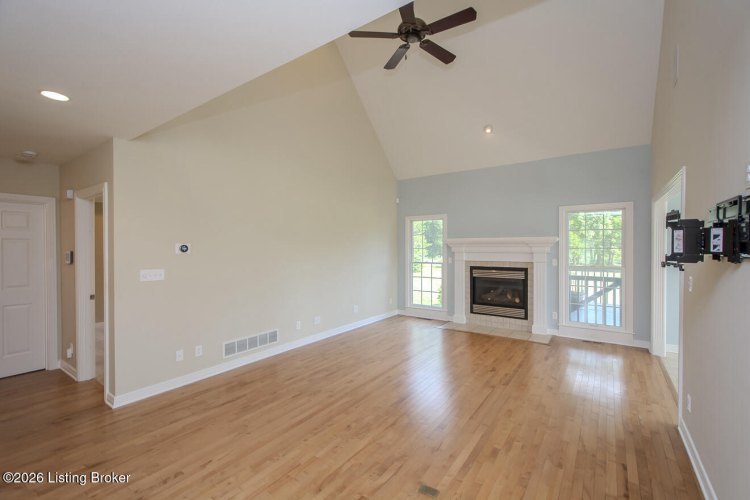 Listing Image 44