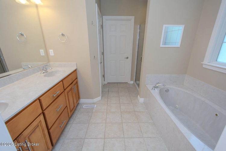 Listing Image 53