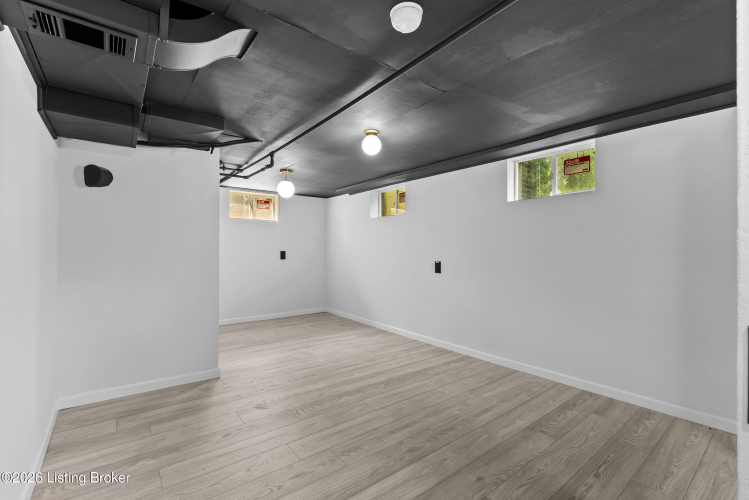 Listing Image 25