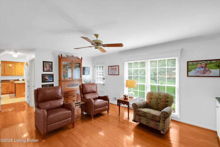 Listing Image 17