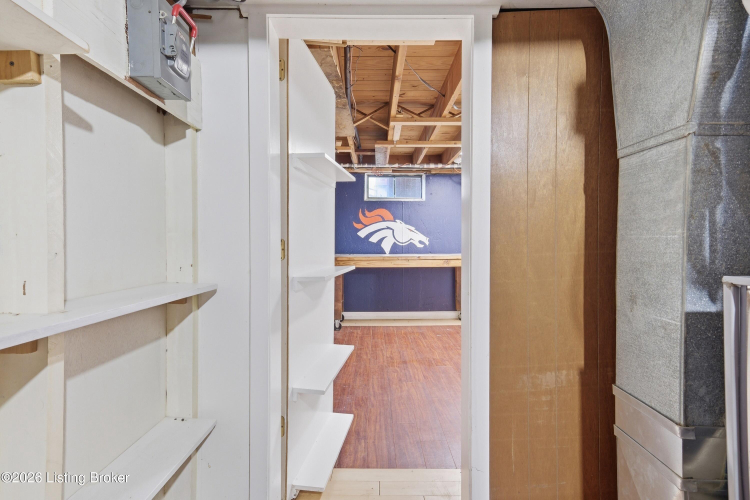 Listing Image 28