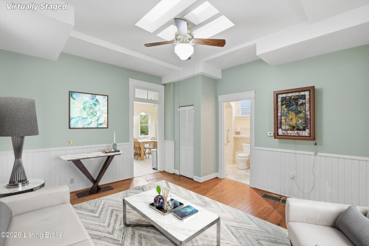 Listing Image 10