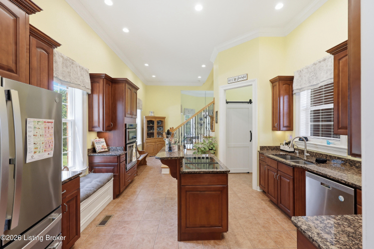 Listing Image 5