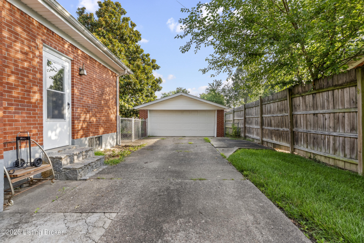 Listing Image 32