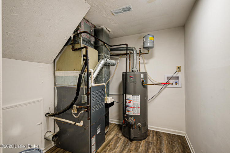 Listing Image 15