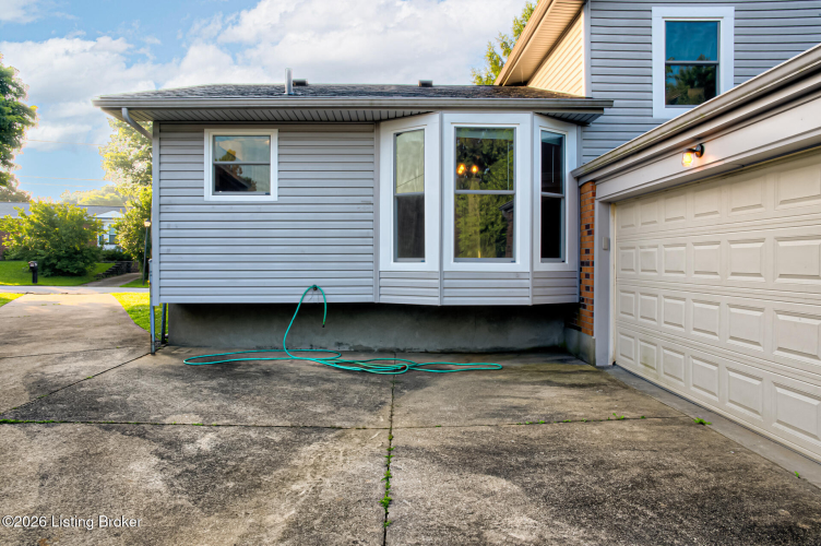 Listing Image 28