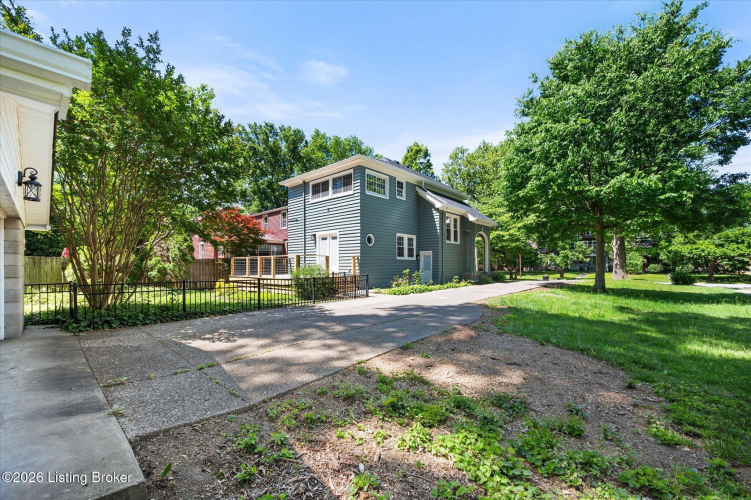 Listing Image 32