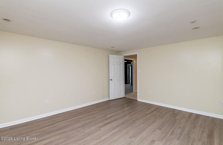 Listing Image 53