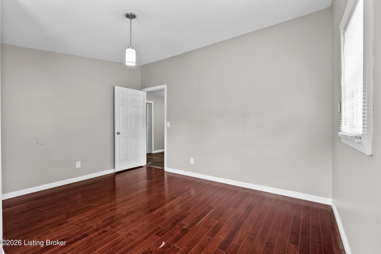 Listing Image 15