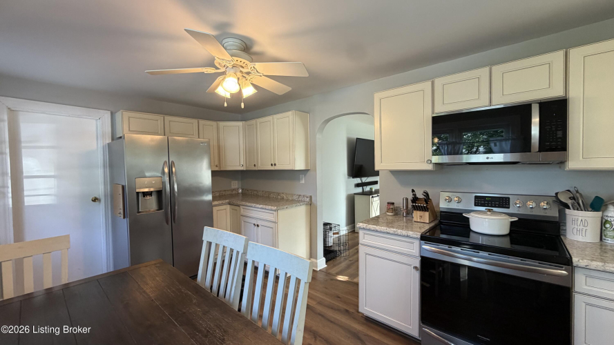 Listing Image 13