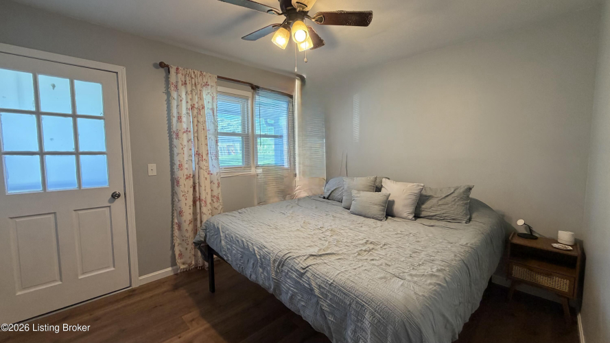 Listing Image 15