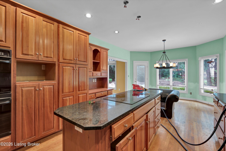Listing Image 20