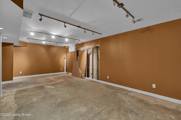 Listing Image 63