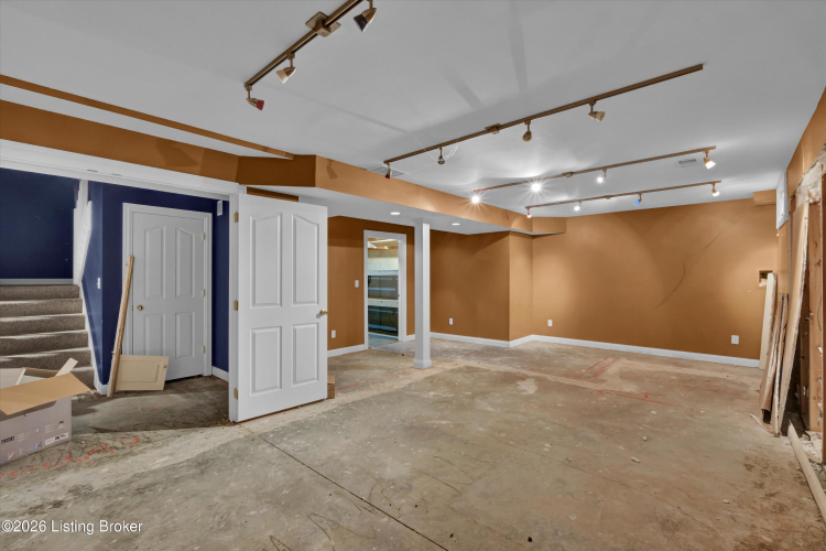 Listing Image 64