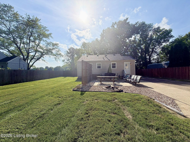 Listing Image 14