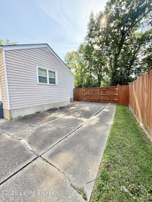 Listing Image 23