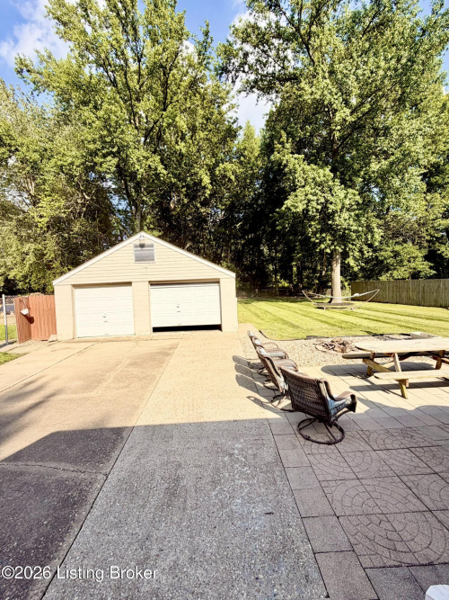 Listing Image 10