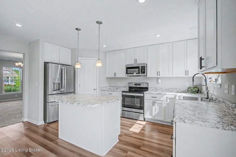 Listing Image 3