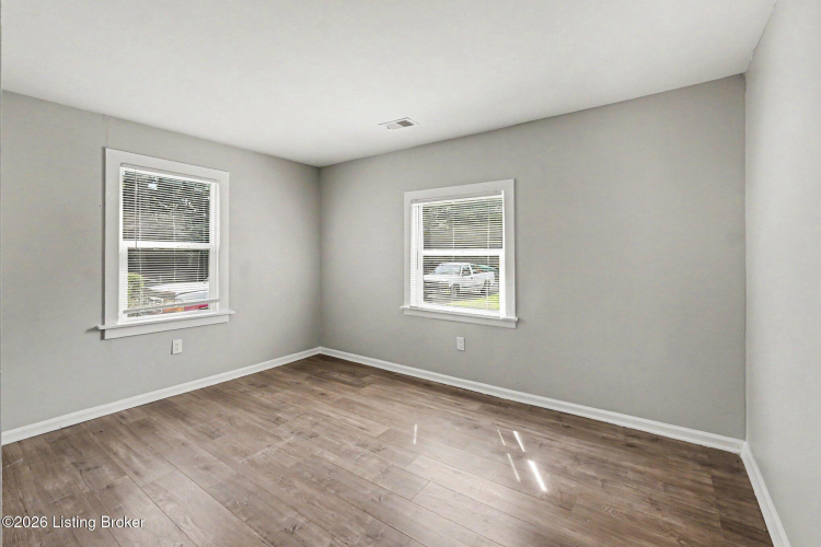 Listing Image 16