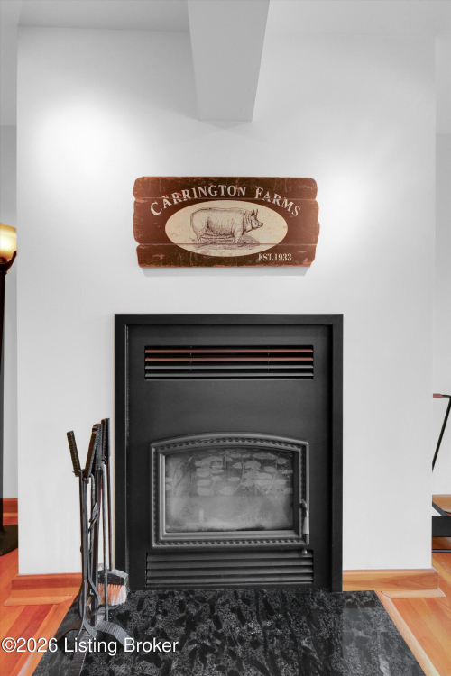 Listing Image 14