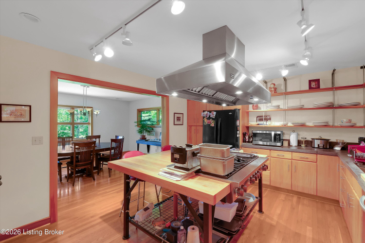 Listing Image 18