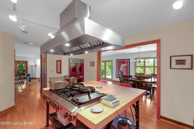 Listing Image 19