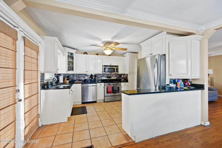 Listing Image 5